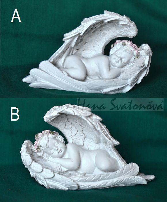 Anděl s věnečkem v křídle - výška 5,5cm