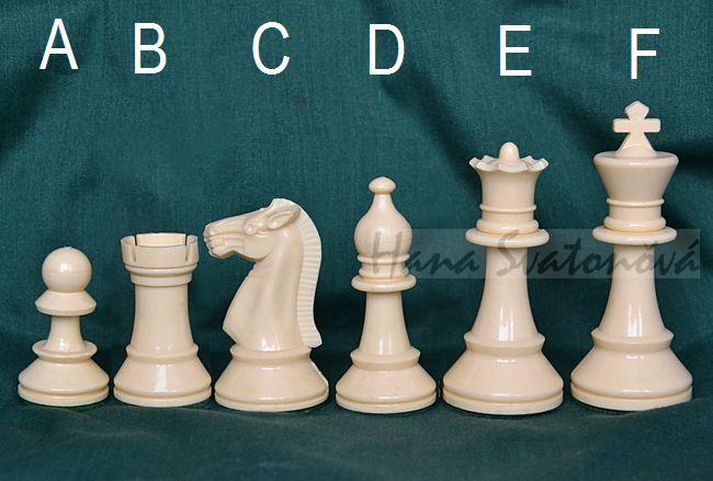 Šachové figurky malé - výška krále 8,5cm