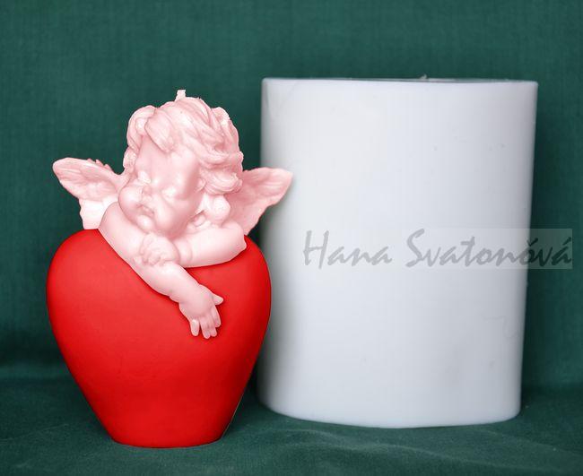 Andělíček na srdci  - výška 11cm