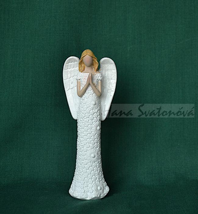 Andělíček modlící v kvítečkových šatech s krajkou  - výška 11,5cm