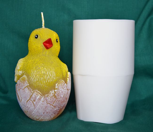 Kuře ve skořápce, výška  12,5cm